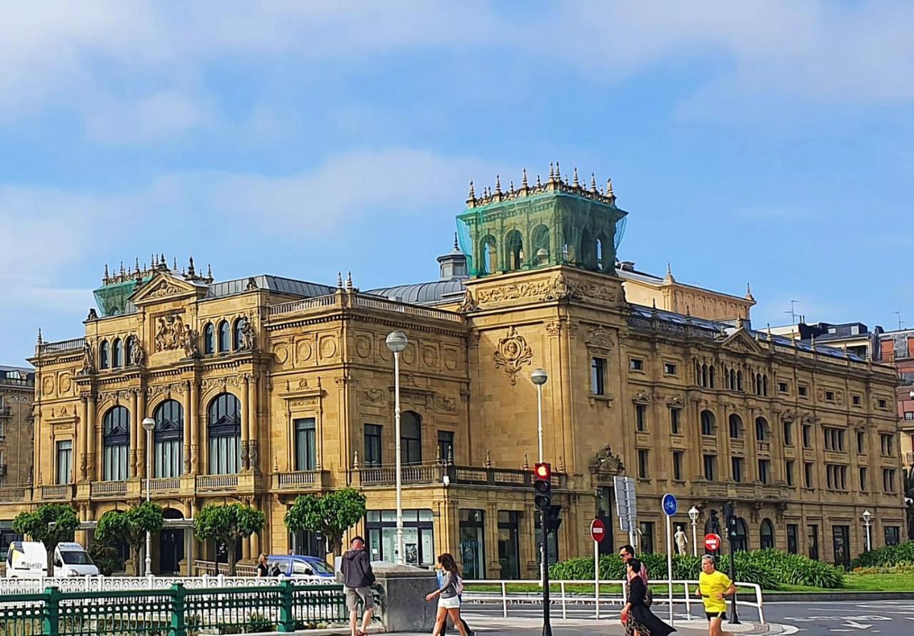 Pension Nuevas Artes San Sebastián Eksteriør billede